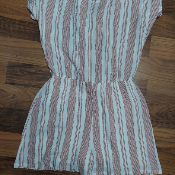 Luxology Women's Romper - Picture 4 of 6